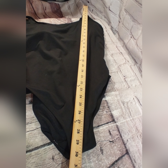 TYR Durafast Black Swimsuit One Piece Scoop Neck Center Lift Size 20 NWT - Picture 6 of 12